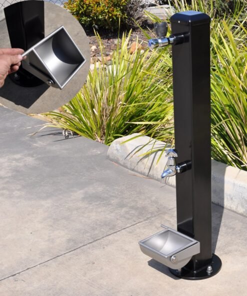 Dogy outdoor pet drinking fountain