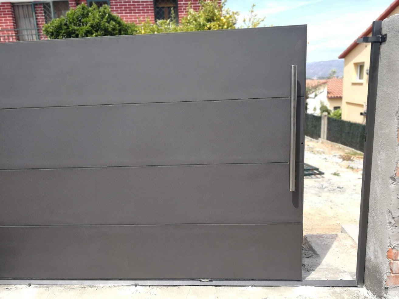 Puerta corredera moderna de laminas de chapa medida compra online