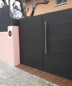 Puerta de garaje / parking batiente modelo laminas de chapa a medida compra online