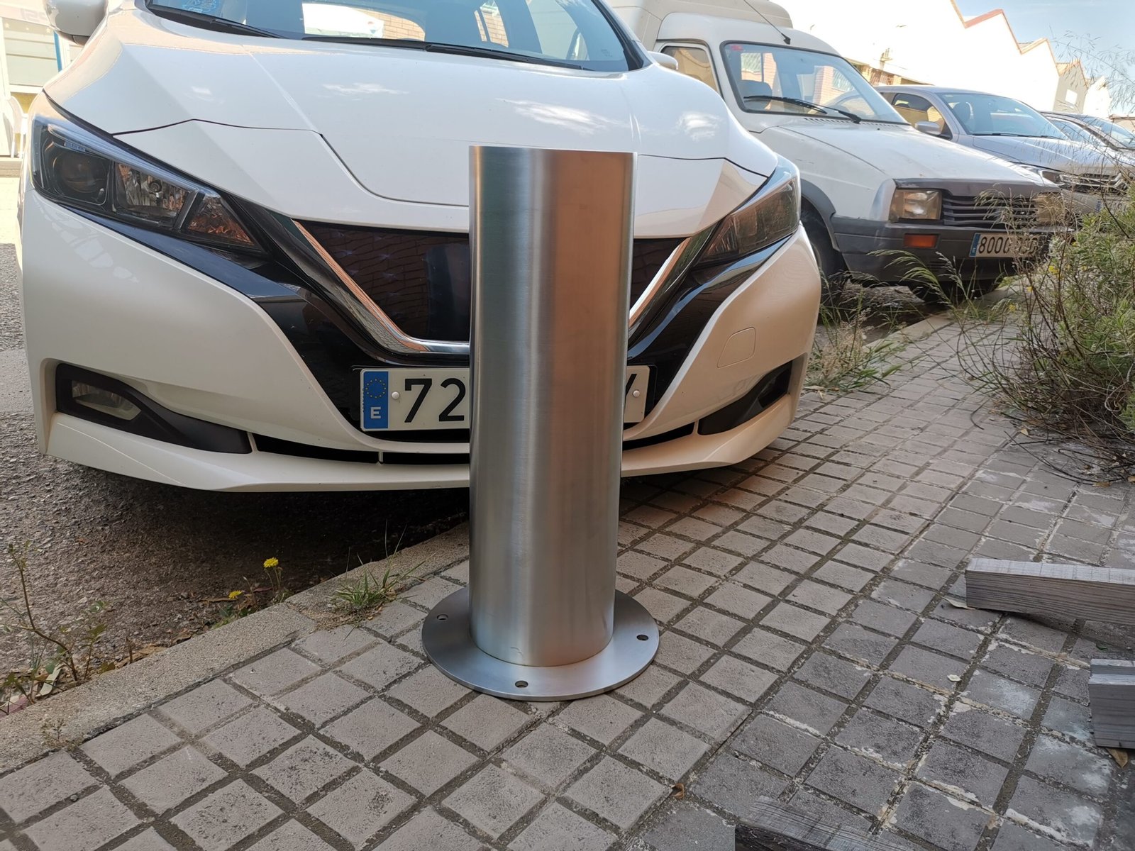 Fixed Screw-on High Security Bollard: The Ideal Solution for Controlling Heavy Traffic