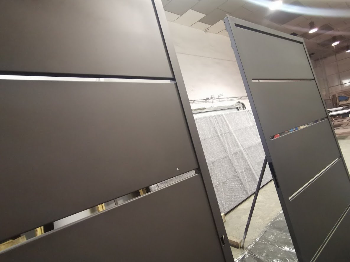 Puerta peatonal de hierro modelo Bandaluz a medida